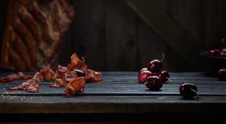 Bacon und Kirschen